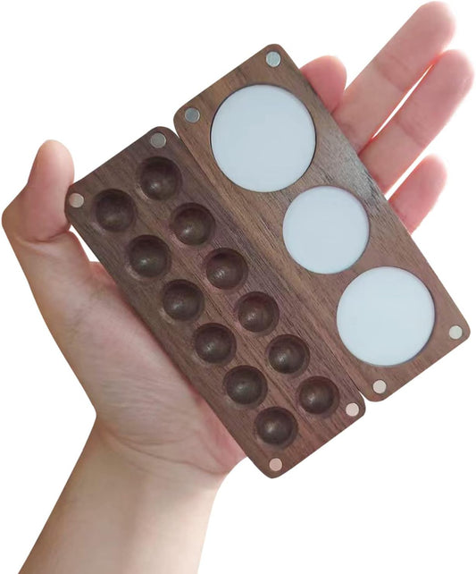 Close-up of wooden 12-round palette showing high-quality oak material.