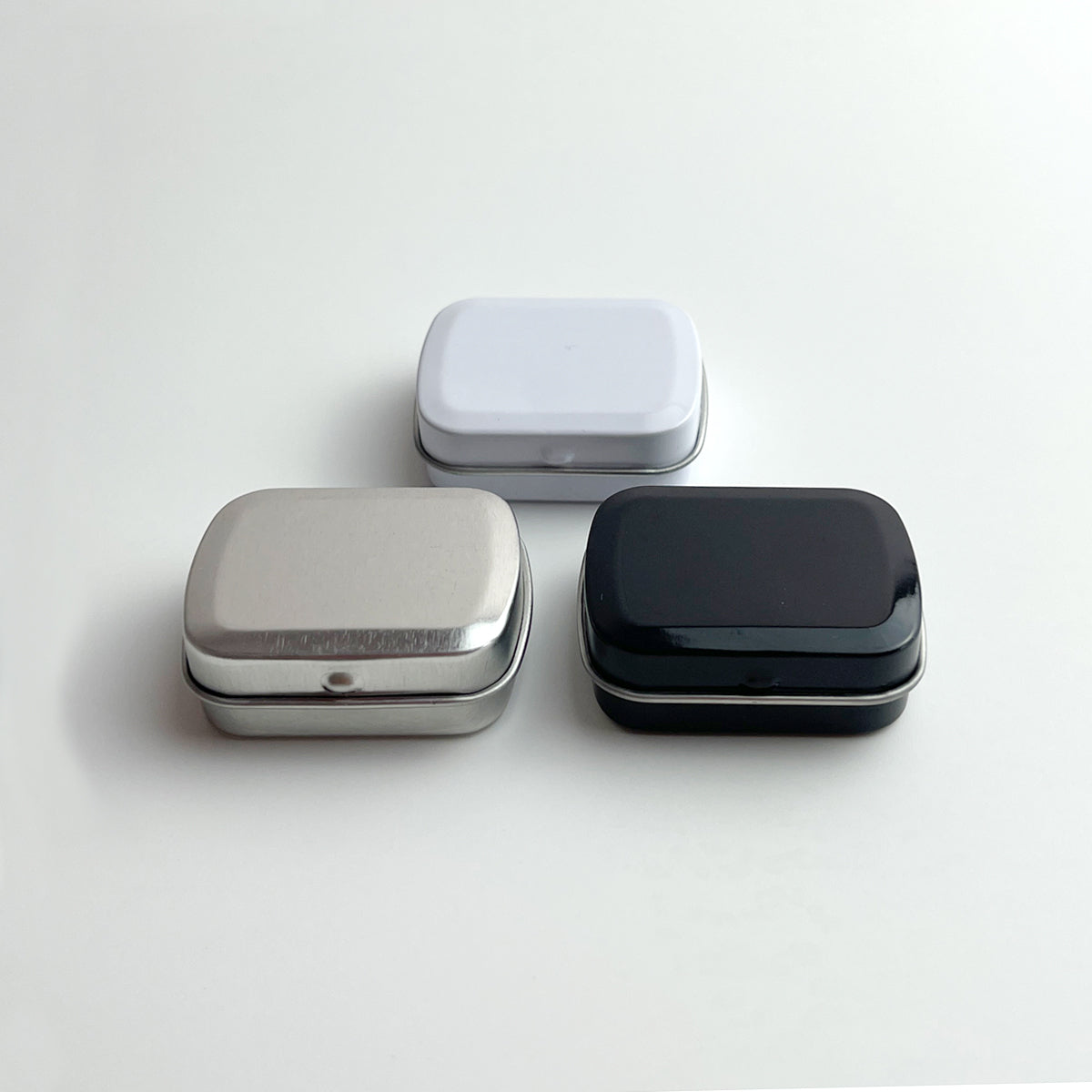 1.7 x 1.3 x 0.6 inches 5 Pcs Baby Mini Metal Tin Box Portable Small Container Storage Case With Solid Hinged Top for Drawing Pin Nail Art Bead Earring and Jewelry Craft Organizing