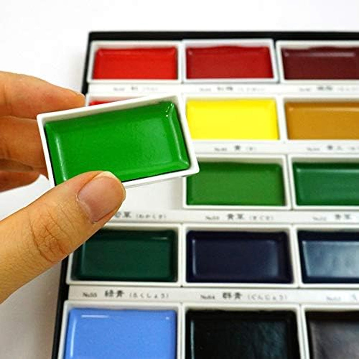 50pcs 7.2ml Empty Watercolor Pans – Compatible with Kuretake Gansai Tambi Paints, Large Plastic Pans for Gouache, DIY Handmade Paint Refills & Travel Art Kits