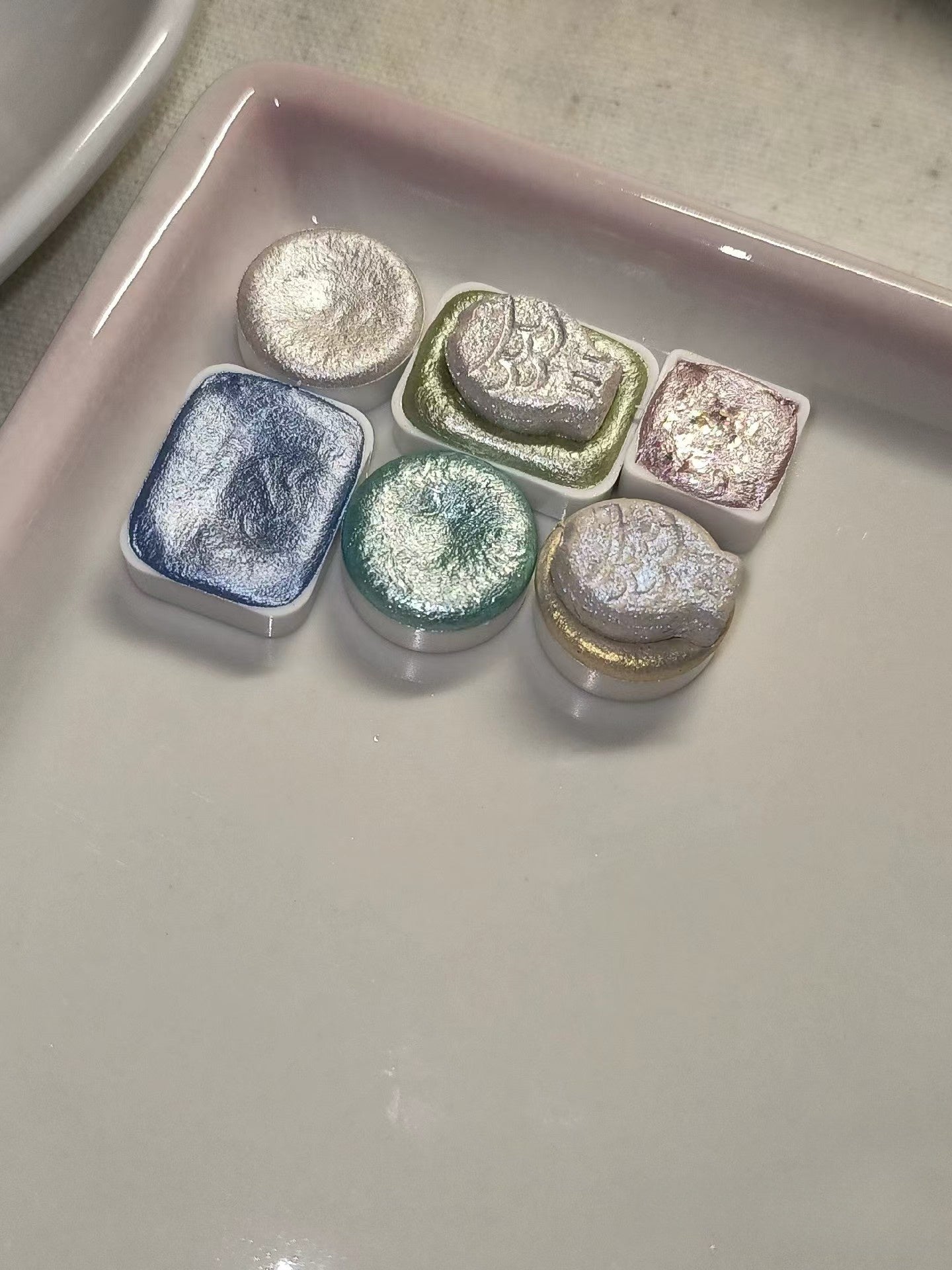 1000pcs to 5000pcs Empty Plastic Watercolor Pans (0.6ml Round Button Pans) – For Handmade Paint & DIY Sets