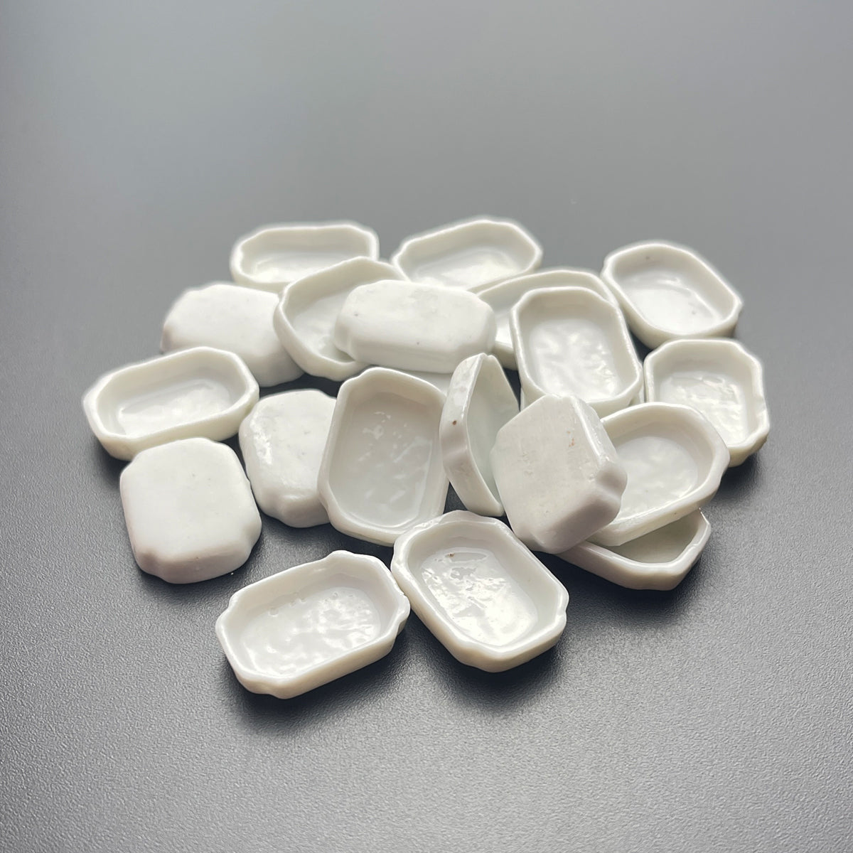 1ML 100 Pcs, Mini Ceramic or Plastic Paint Palette Pan, Small Ceramic Tray Palette for Watercolor Gouache Acrylic Oil Painting