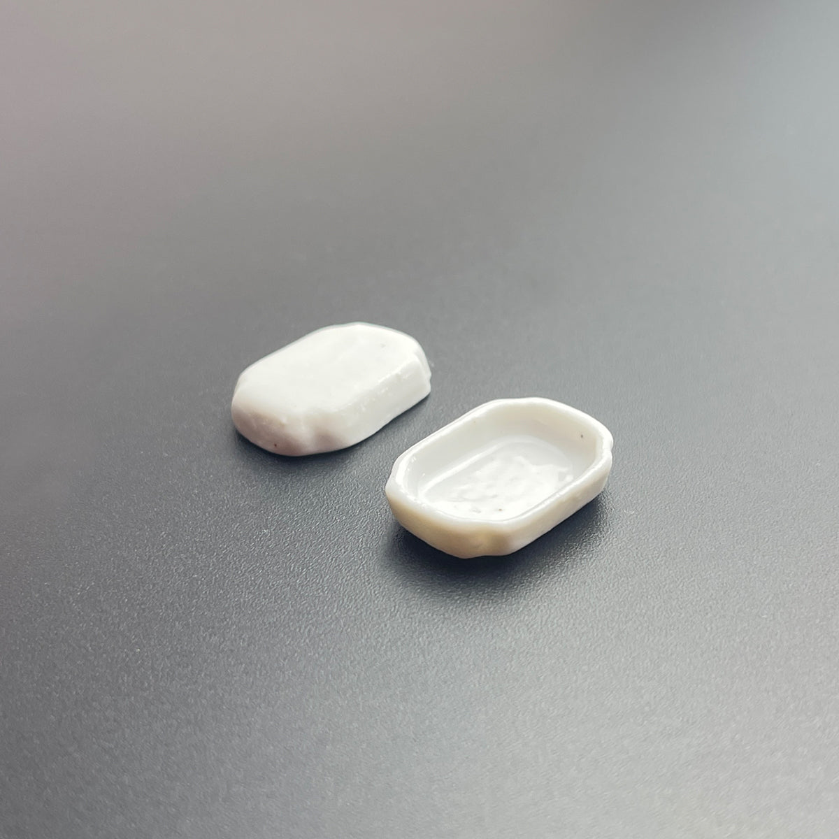 1ML 100 Pcs, Mini Ceramic or Plastic Paint Palette Pan, Small Ceramic Tray Palette for Watercolor Gouache Acrylic Oil Painting