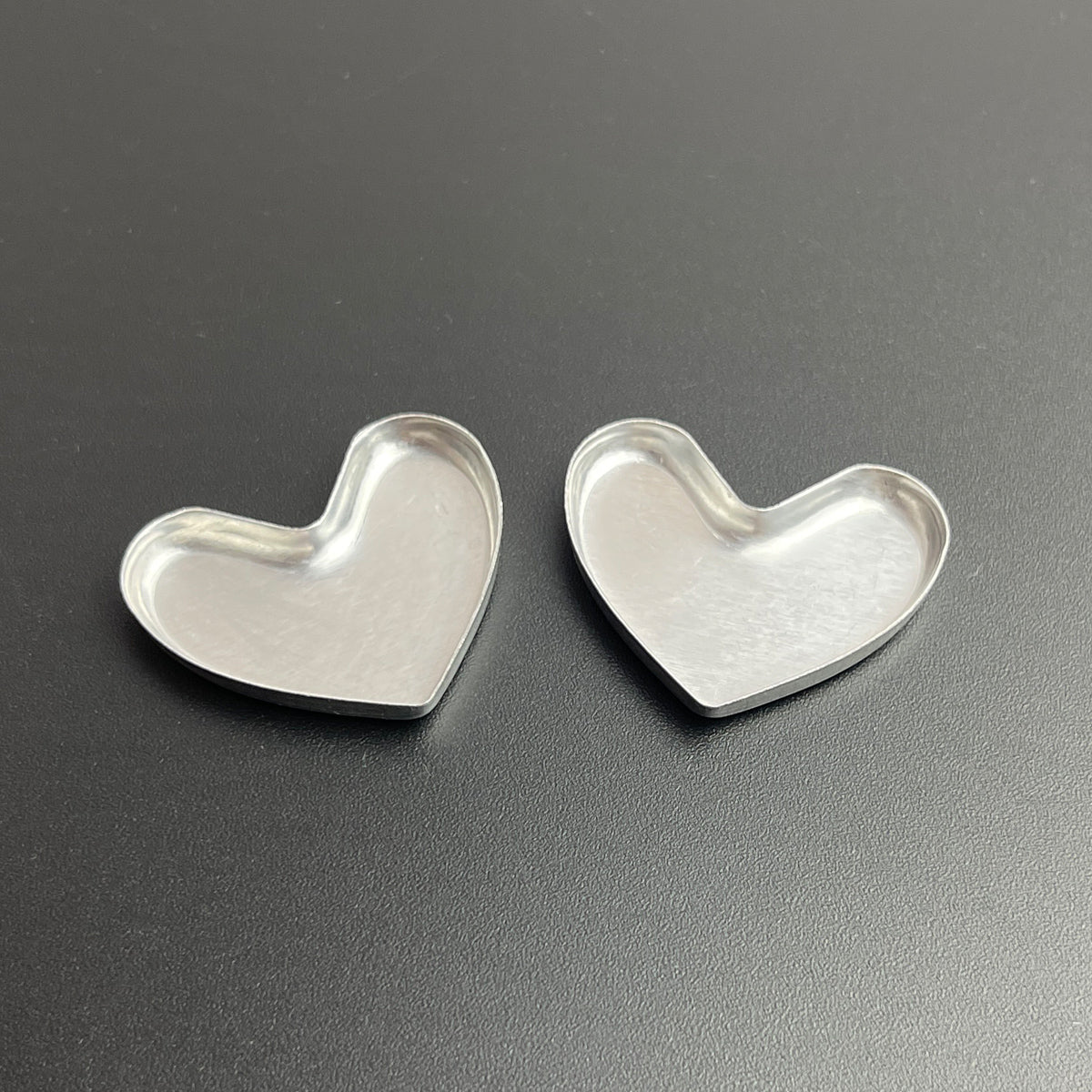 Heart-shaped aluminum pan for DIY makeup, eyeshadow, or watercolor paint