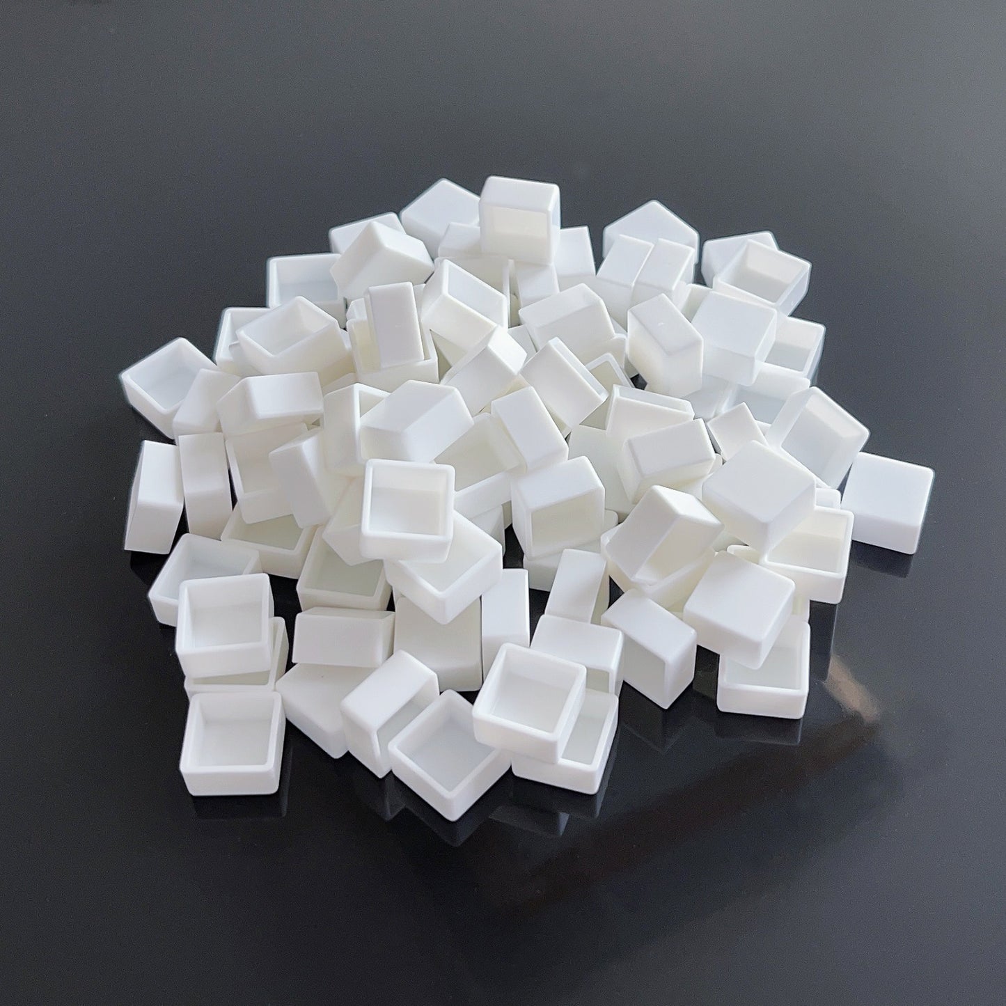 0.5ML 200Pcs, Square Watercolor Pans - Mini Sample Pans - Travel Pans - Tiny Empty Watercolour Pans Set