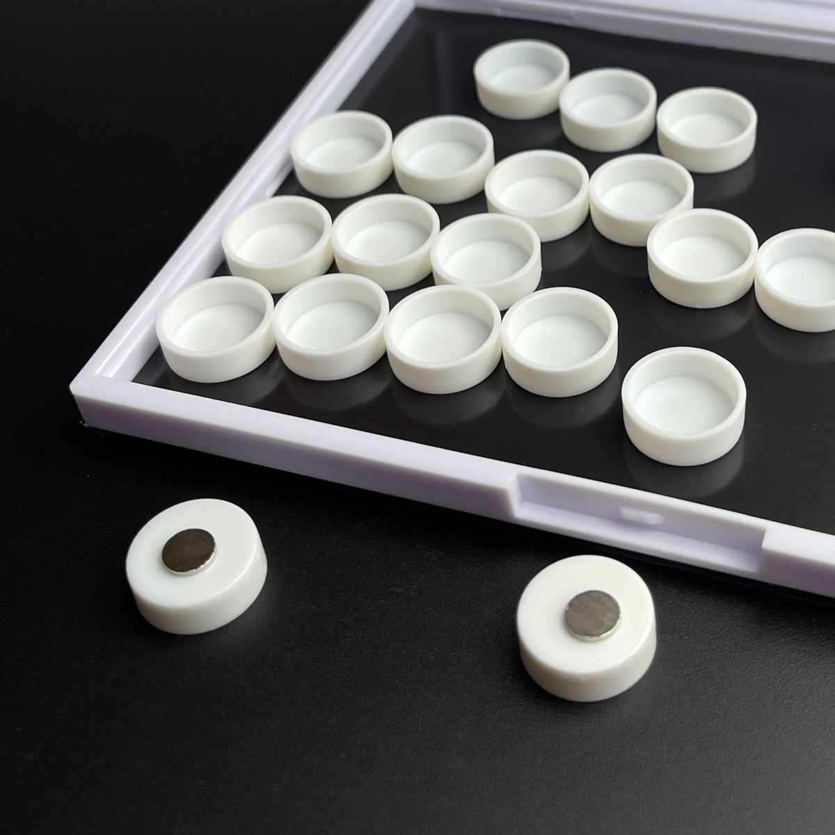 0.6ML 100Pcs, Watercolor Button Pans with Magnets, Small Magnets,Rare Earth Magnets, Empty Artist Paint Pan Kits for DIY Watercolor Oils or Acrylics Painting Travel Tin Case Palette Art Drawing