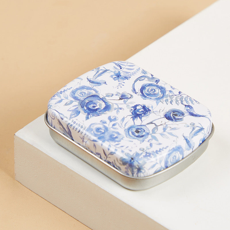 2.3 x 1.9 x 0.6 inches 50Pcs 100 Pcs Small Metal Tin Box Portable Small Container Storage Case With Solid Hinged Top for Drawing Pin Nail Art Bead Earring and Jewelry Craft Organizing
