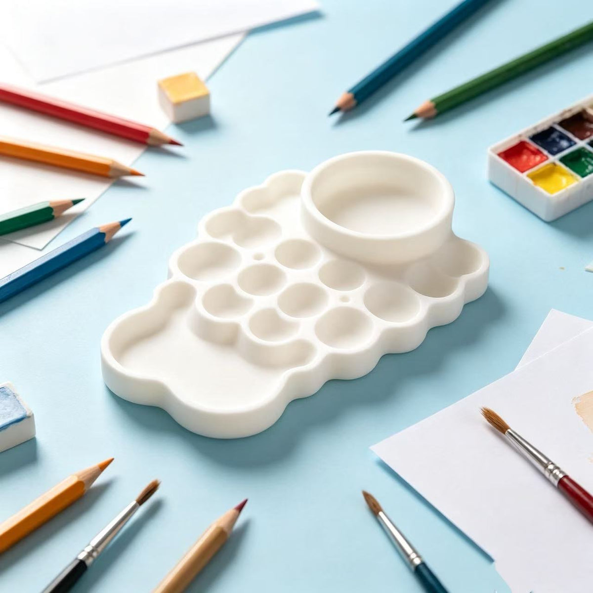 Plastic artist palette suitable for mixing acrylic, watercolor, and gouache paints