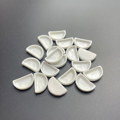 100pcs ceramic watercolor pans in assorted sizes (0.3ml, 3.5ml, 7ml) for refillable palettes, DIY paint making and artist use
