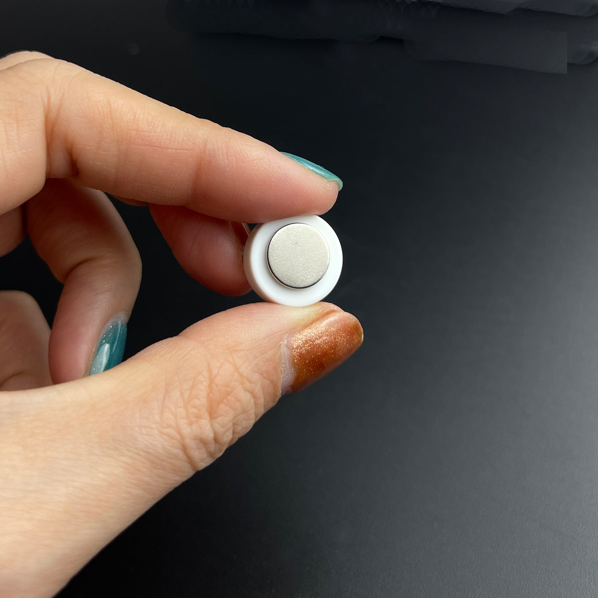 100pcs 0.6ml Round Watercolor Pans – Button Pans with Adhesive or Rare Earth Magnets