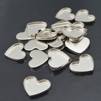 Set of heart-shaped aluminum pans for refillable makeup palette or watercolor paints